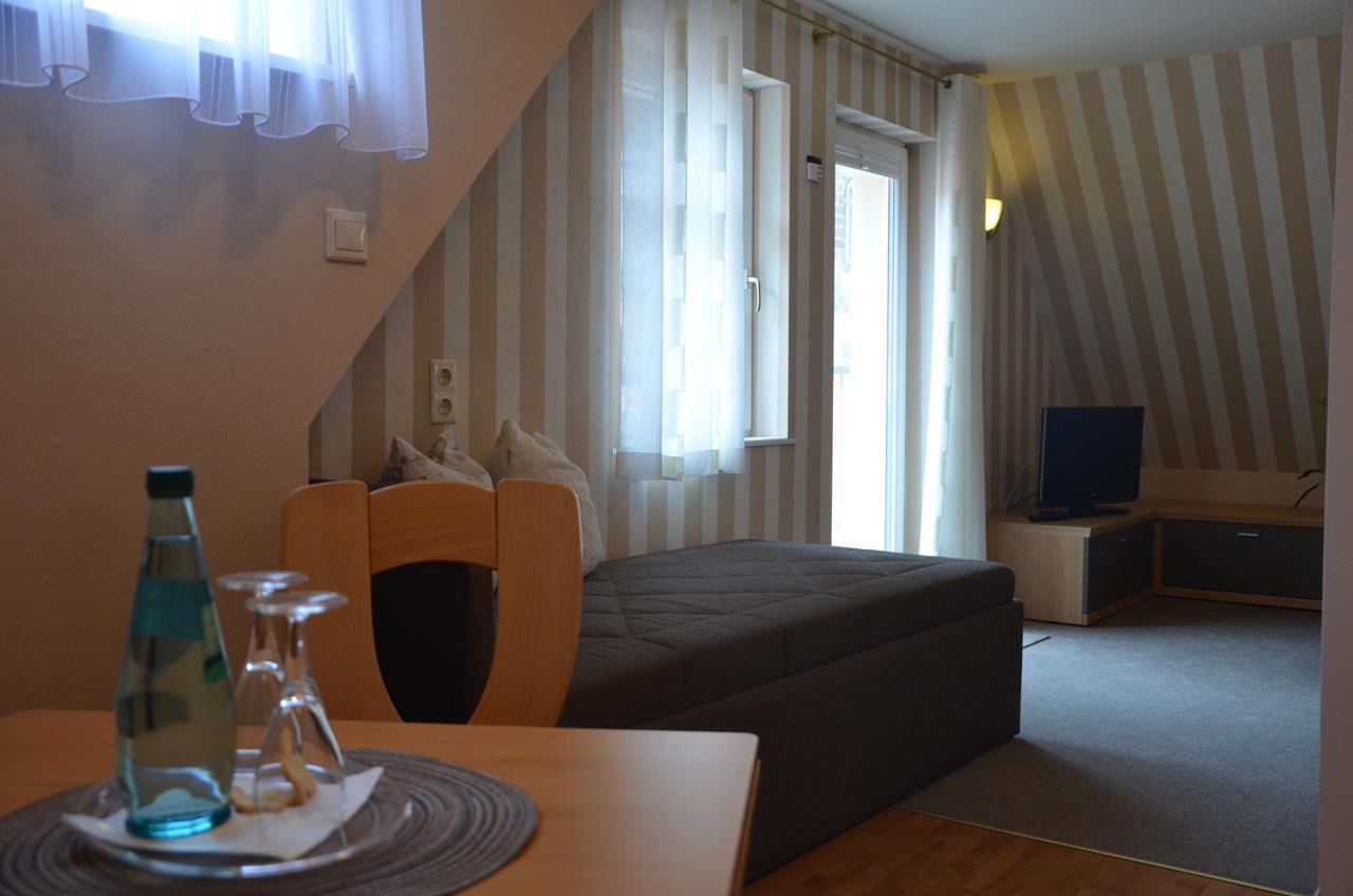 Hotel Wehlener Hof シュタット・ヴェーレン エクステリア 写真